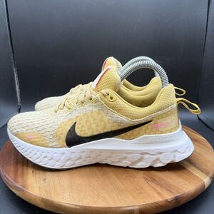 Nike React Infinity Run FlyKnit 3 Womens Size 7.5 Running Shoes Gold DZ3016-700